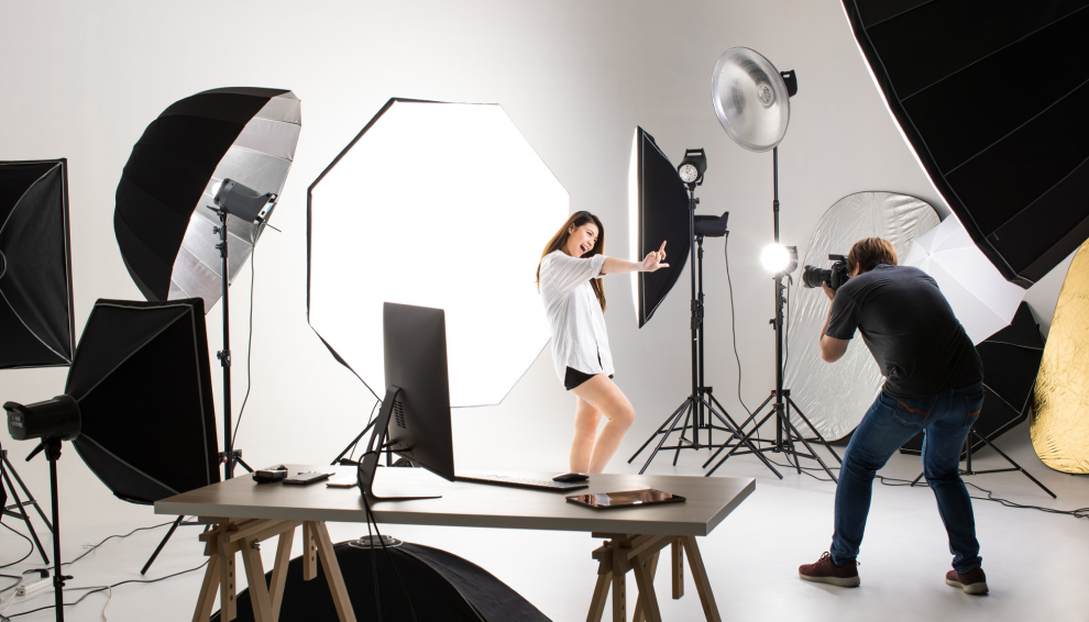 The Lighting Setup Of A Portrait And A Headshot 